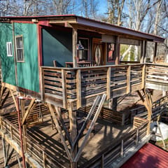 Treehouse at Castle