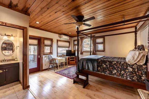Suite Maharaja at the White Lotus Eco Spa Retreat